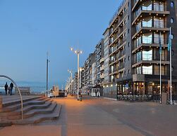 Winoc 402 Apartment With sea View in Koksijde