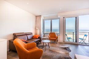 Apartment on Zeedijk With Stunning Sea View