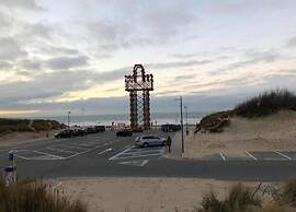 Apartment on Zeedijk With Stunning Sea View
