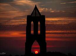 Ostland Modern Retreat