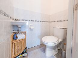 Apartment With Frontal Sea-views