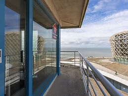 Apartment With Frontal Sea-views