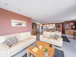 Apartment With Frontal Sea-views