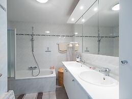 Apartment With Frontal Sea-views