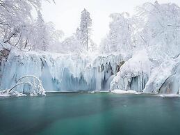 Holiday Home Snow Hill With Swimming Pool