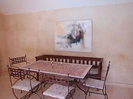 Camargue Modern Retreat