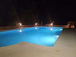Camargue Modern Retreat