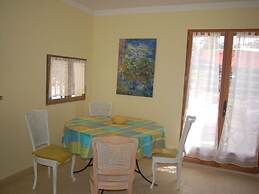 Camargue Modern Retreat