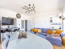 Apartment With Beautiful Sea-view