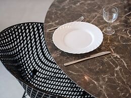 Renovated Apartment With a top Location on a Dike