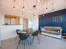 Renovated Apartment With a top Location on a Dike