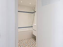 Renovated Apartment With a top Location on a Dike