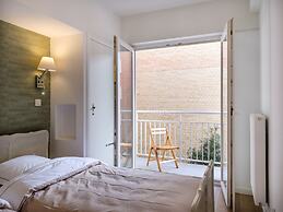 Renovated Apartment With a top Location on a Dike