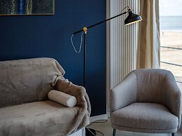 Renovated Apartment With a top Location on a Dike