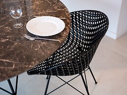 Renovated Apartment With a top Location on a Dike