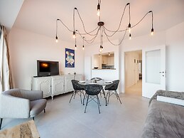 Renovated Apartment With a top Location on a Dike