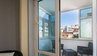 Donatella -apt 1- 10m van het Strand