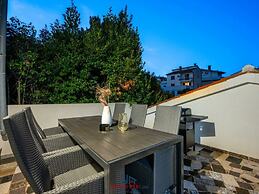 Donatella -apt 1- 10m van het Strand