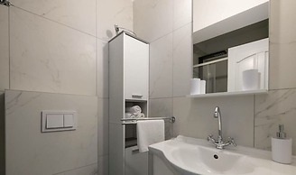 Donatella -apt 1- 10m van het Strand