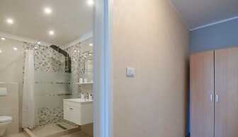 Donatella -apt 1- 10m van het Strand