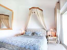 Villa Overlooking the Gulf of Saint Tropez