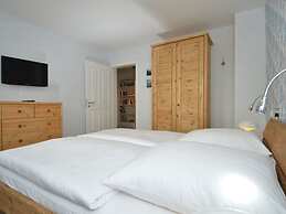 Feuerstein House Monchgut