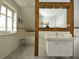 Feuerstein House Monchgut