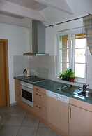 Seeperle Modern Retreat