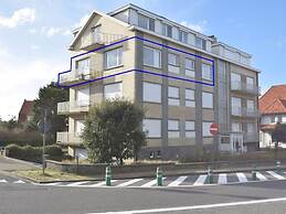 Du Parc 006 Spacious Apartment in De Haan