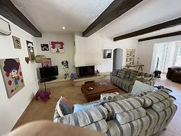 Modern Villa Flovin With Swimming Pool