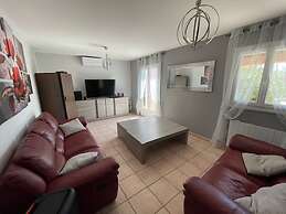 Modern Villa Flovin With Swimming Pool