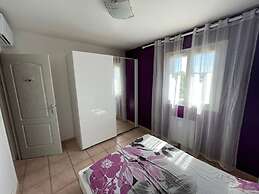 Modern Villa Flovin With Swimming Pool