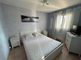 Modern Villa Flovin With Swimming Pool