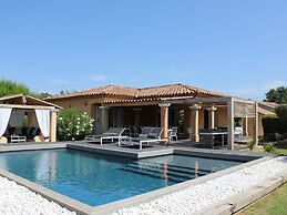 Holiday Home With Large Garden and Pool
