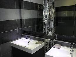 Holiday Home With Large Garden and Pool