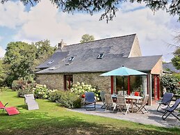 Cosy Holiday Home in Huelgoat With Terrace