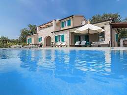 Villa Martha Comfortable Holiday Residence