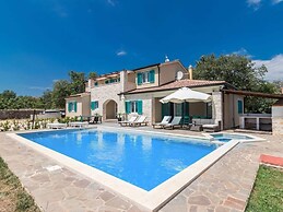 Villa Martha Comfortable Holiday Residence