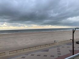 Cosy Apartment Directly on the Beach in Knokke