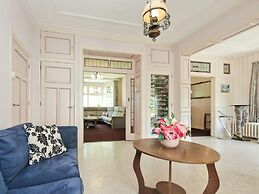 Characteristic Country House With Wellness