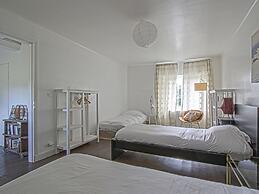 Cosy Holiday Home With Garden