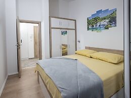 Apartment Mia - Two Bedroom Apartment With Balcony