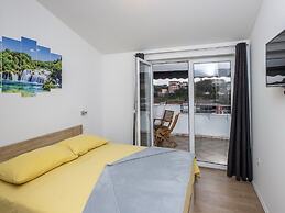 Apartment Mia - Two Bedroom Apartment With Balcony