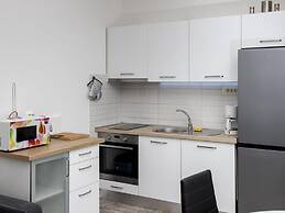 Apartment Mia - Two Bedroom Apartment With Balcony