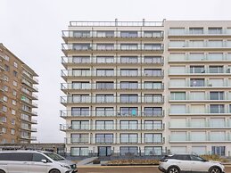 Apartment on the 9th Floor for Family