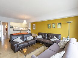 Apartment on the 9th Floor for Family