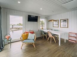 Attractive Houseboat on the Lake