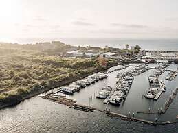 Attractive Houseboat on the Lake