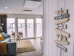 Attractive Houseboat on the Lake