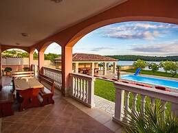 Villa Zuccon Comfortable Holiday Residence